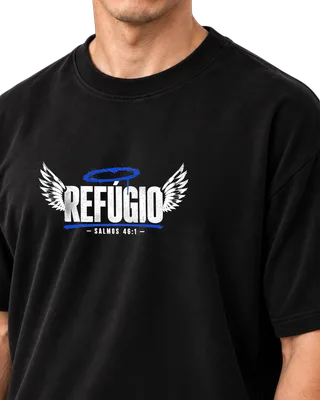 Camiseta Oversized Deus é Nosso Refúgio — costas